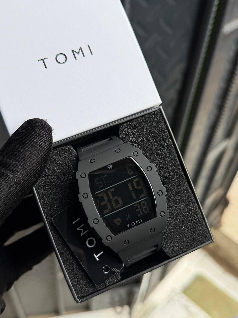 Tomi Silicone Watch - Image 4